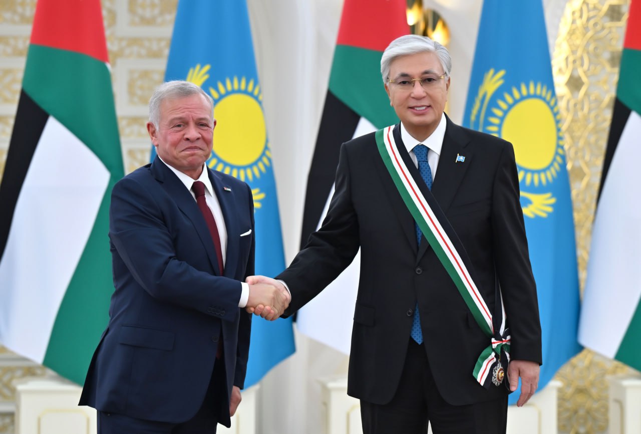 King Abdullah II awards prestigious Jordanian order to President Tokayev