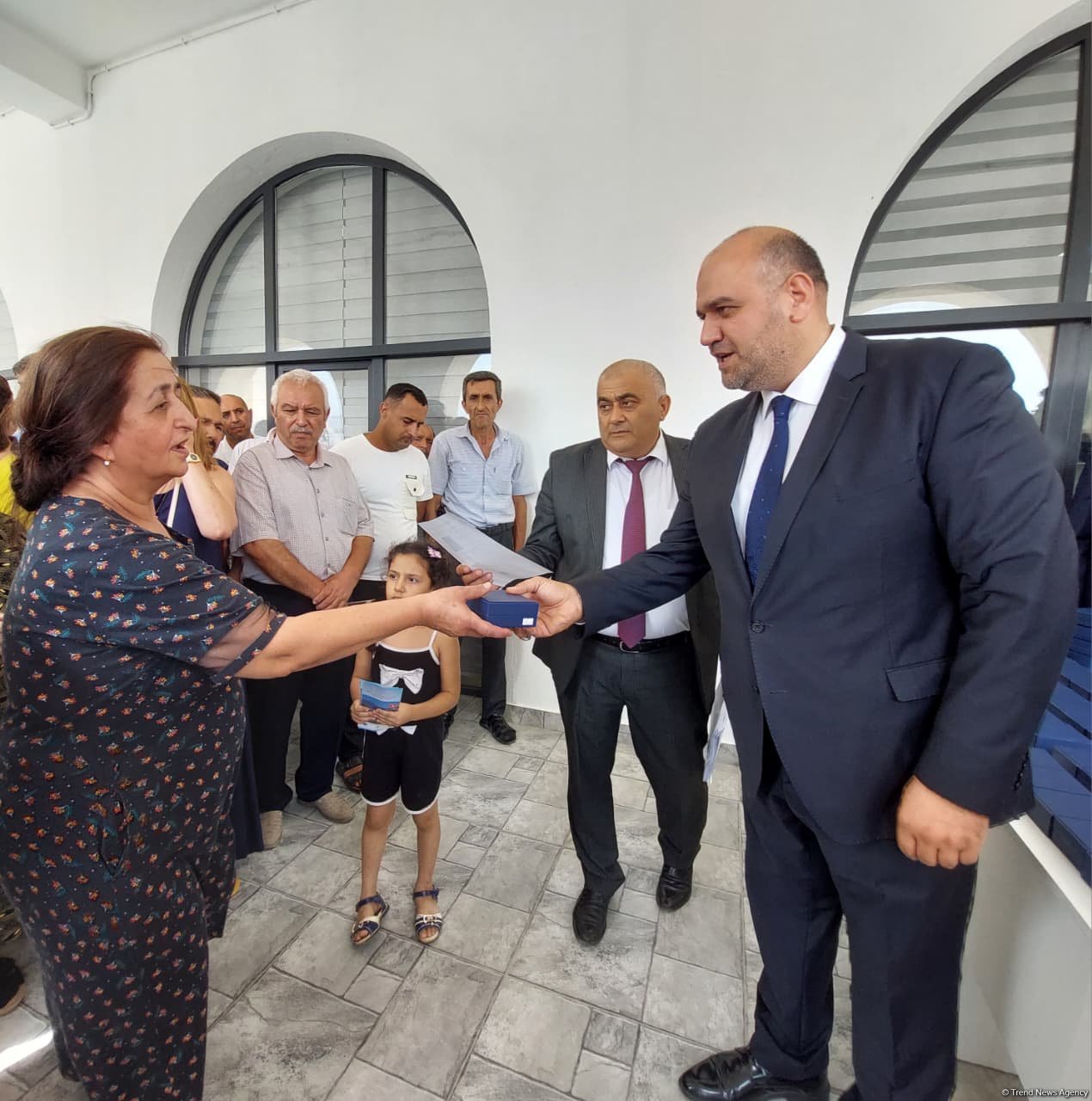 Multiple families relocating to Aghdam's Khidirli village receive keys to houses (PHOTO)