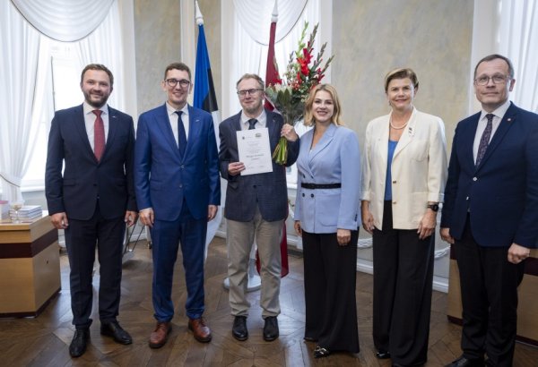 Contra gains Estonian-Latvian language award for uniting cultures