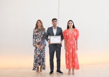 Heydar Aliyev Foundation VP Leyla Aliyeva, Arzu Aliyeva present certificates to students completing distant Chinese language courses (PHOTO)
