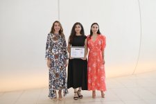 Heydar Aliyev Foundation VP Leyla Aliyeva, Arzu Aliyeva present certificates to students completing distant Chinese language courses (PHOTO)