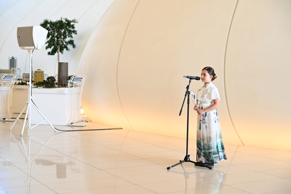 Heydar Aliyev Foundation VP Leyla Aliyeva, Arzu Aliyeva present certificates to students completing distant Chinese language courses (PHOTO)