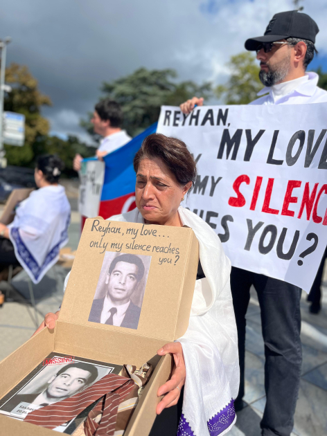 Azerbaijani families of missing persons hold first protest abroad (PHOTO/VIDEO)