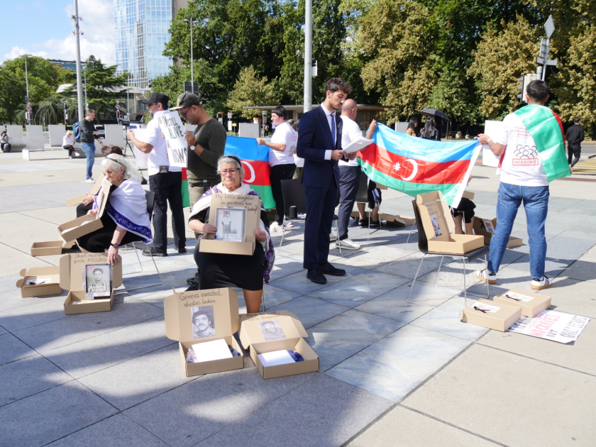 Azerbaijani families of missing persons hold first protest abroad (PHOTO/VIDEO)