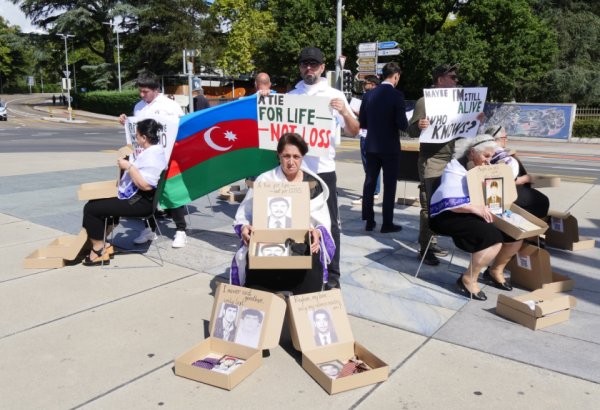 Azerbaijani families of missing persons hold first protest abroad (PHOTO/VIDEO)