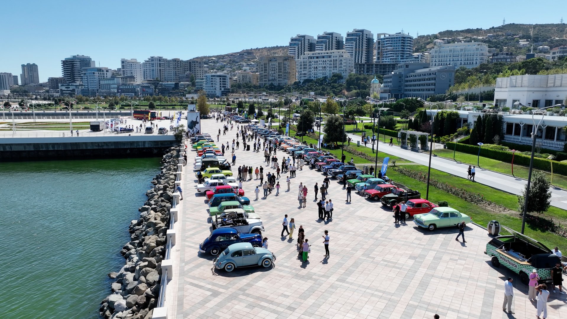 "Horsepower" - Classic car parade and chovgan game held (PHOTO)