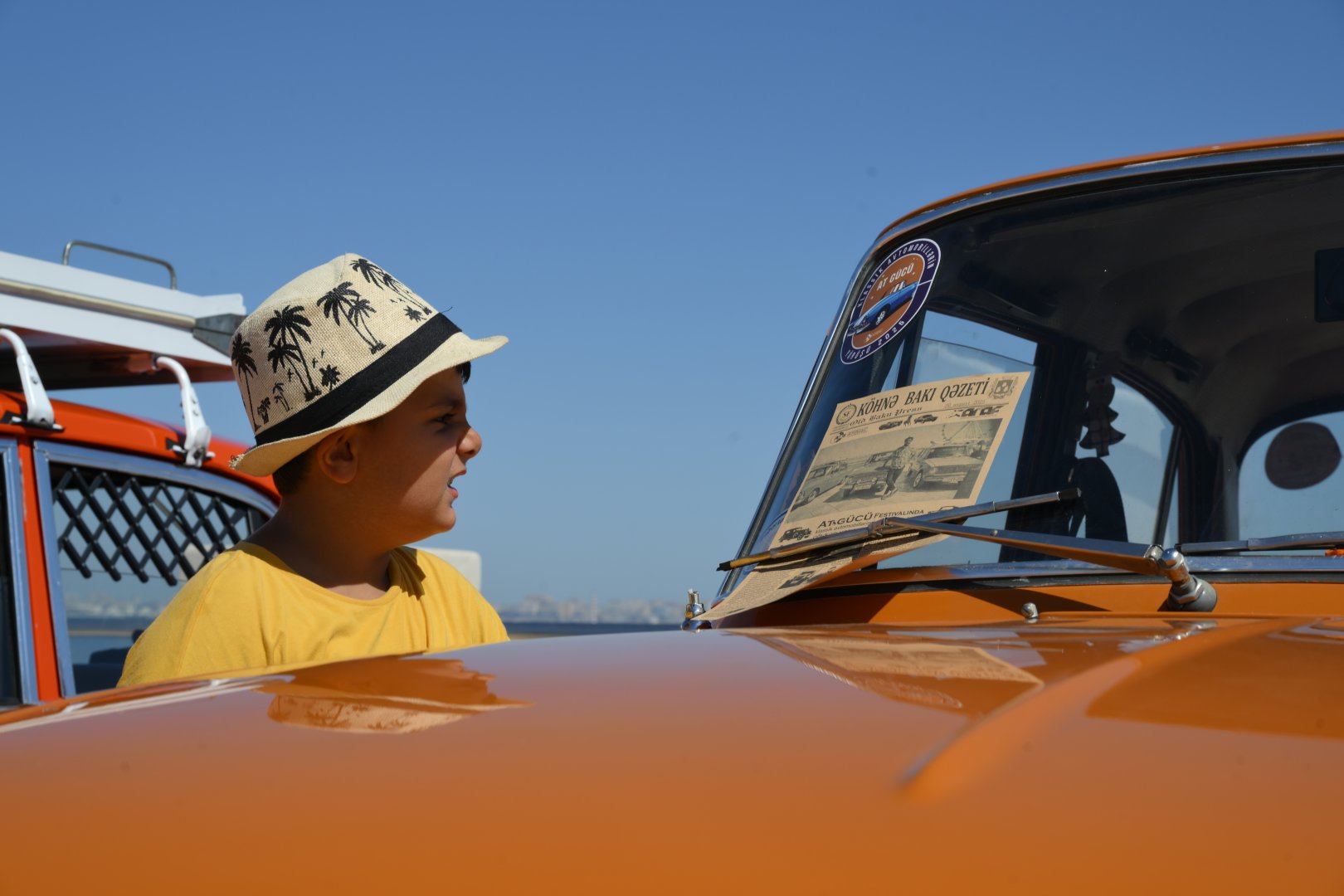 "Horsepower" - Classic car parade and chovgan game held (PHOTO)