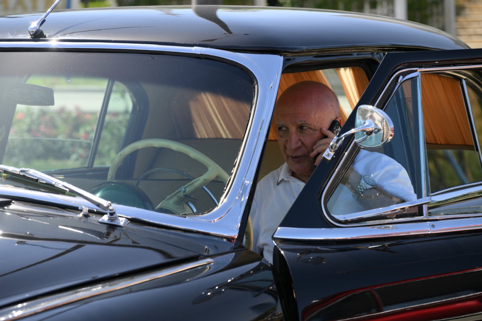 "Horsepower" - Classic car parade and chovgan game held (PHOTO)