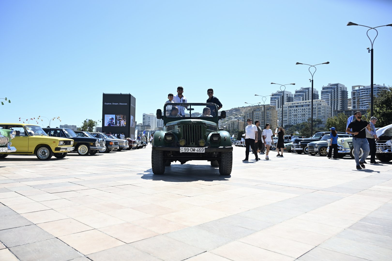 "Horsepower" - Classic car parade and chovgan game held (PHOTO)