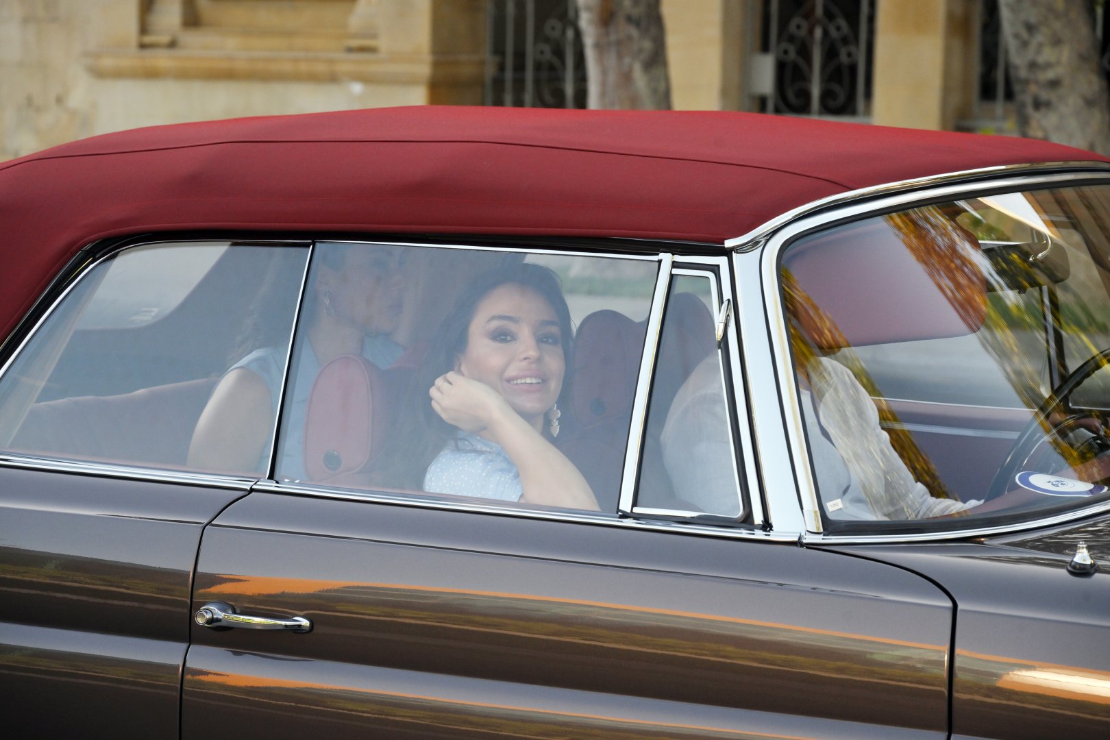 "Horsepower" - Classic car parade and chovgan game held (PHOTO)