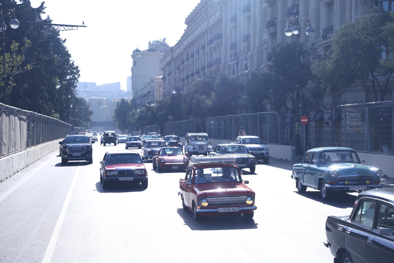 "Horsepower" - Classic car parade and chovgan game held (PHOTO)