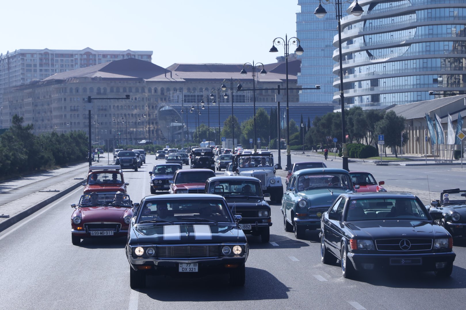 "Horsepower" - Classic car parade and chovgan game held (PHOTO)