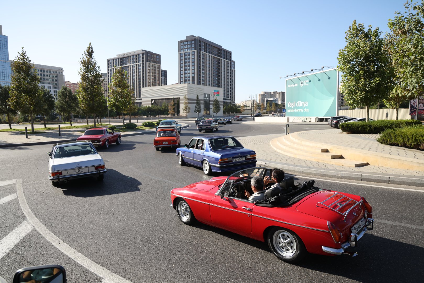 "Horsepower" - Classic car parade and chovgan game held (PHOTO)