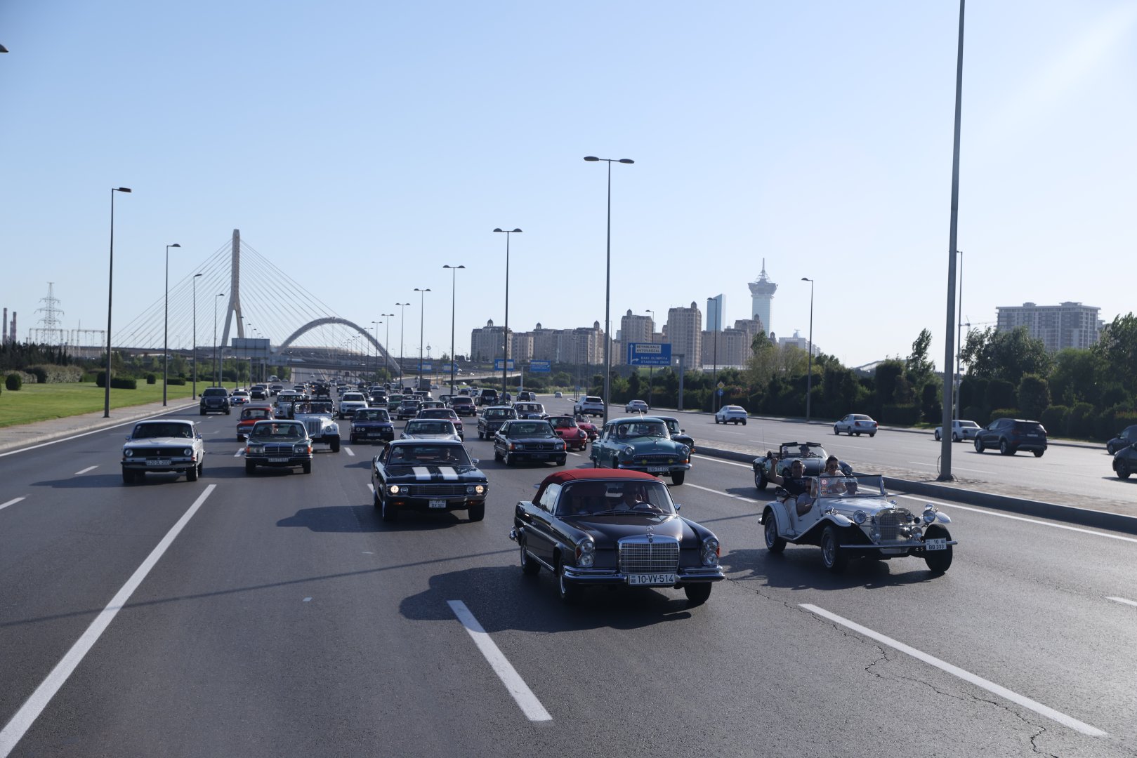 "Horsepower" - Classic car parade and chovgan game held (PHOTO)