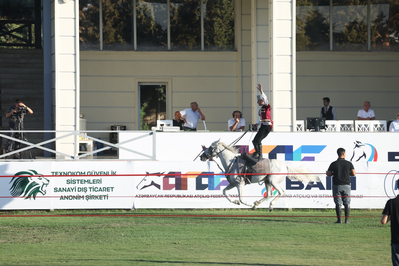 "Horsepower" - Classic car parade and chovgan game held (PHOTO)