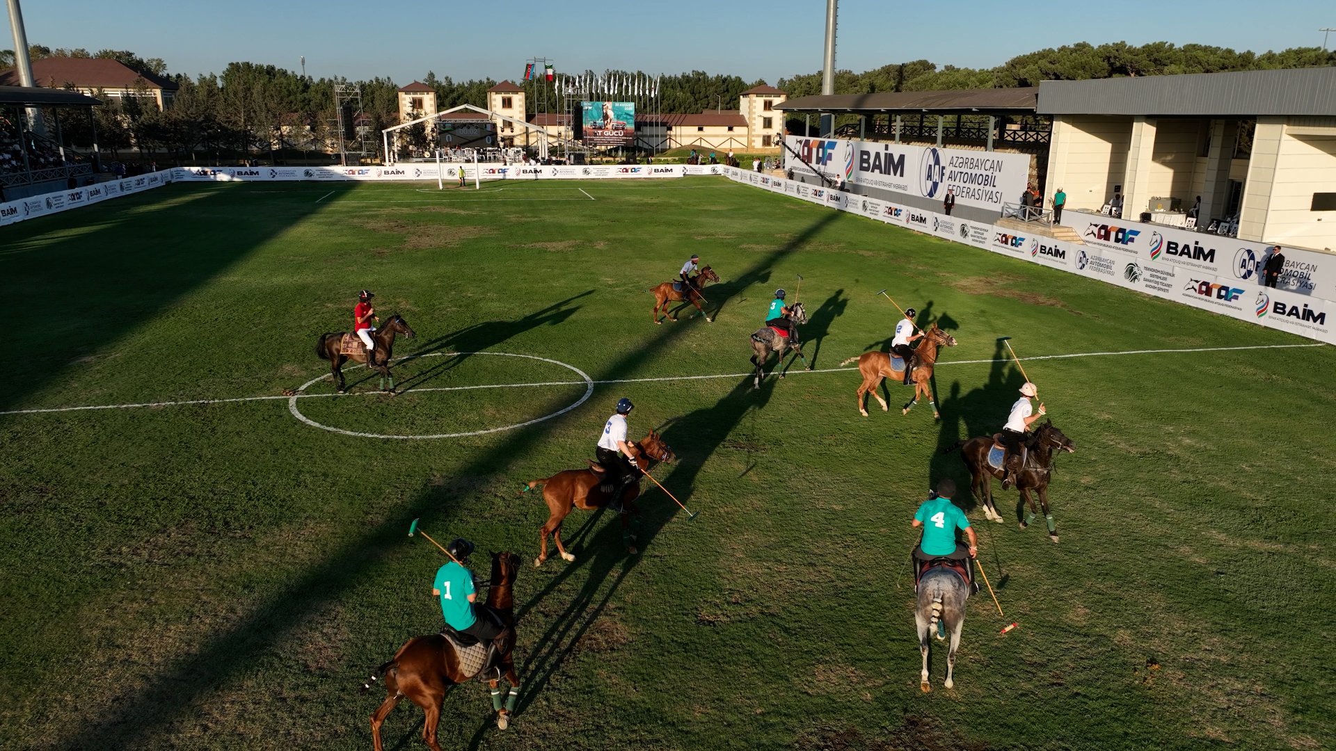 "Horsepower" - Classic car parade and chovgan game held (PHOTO)