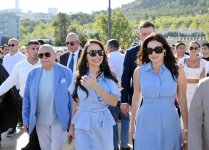 "Horsepower" - Classic car parade and chovgan game held (PHOTO)