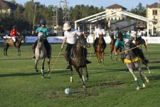 "Horsepower" - Classic car parade and chovgan game held (PHOTO)