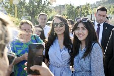 "Horsepower" - Classic car parade and chovgan game held (PHOTO)