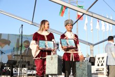 "Horsepower" - Classic car parade and chovgan game held (PHOTO)