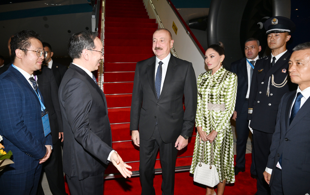 President Ilham Aliyev arrives on working visit to China (PHOTO/VIDEO)