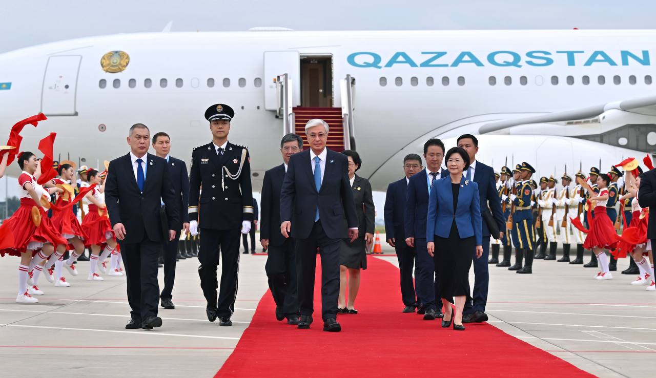 President Tokayev arrives in China’s Tianjin for SCO summit