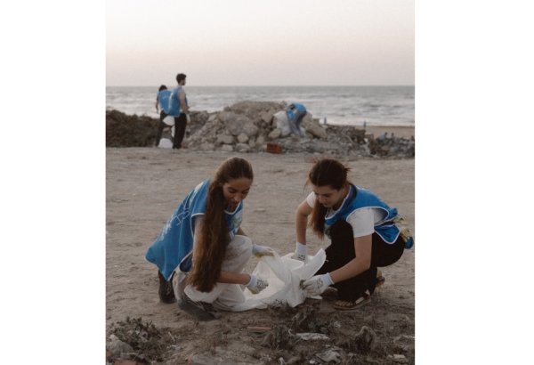 Heydar Aliyev Foundation VP Leyla Aliyeva and Head of Baku Media Center Arzu Aliyeva participate in cleanup campaign in Bilgah (PHOTO)