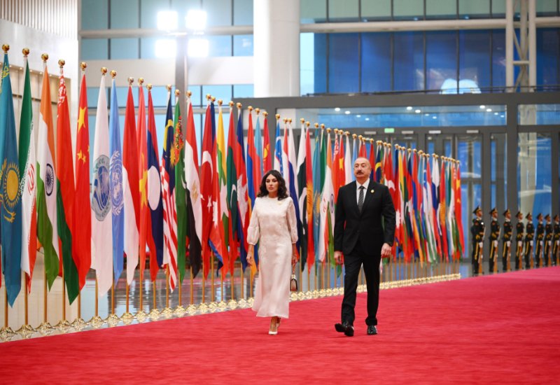 President Ilham Aliyev, First Lady Mehriban Aliyeva attend banquet honoring heads of state and government in Tianjin (PHOTO/VIDEO)