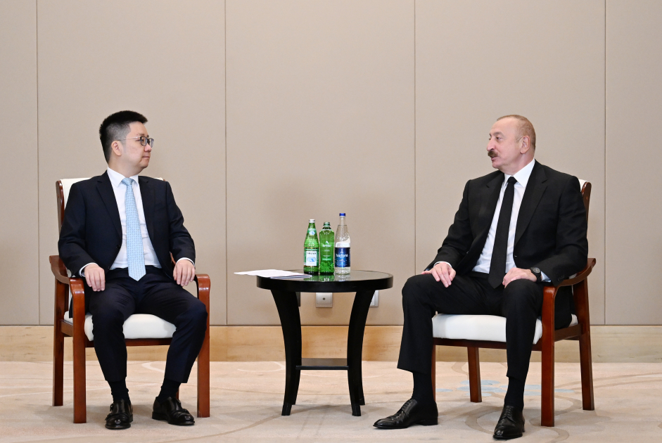 President Ilham Aliyev meets founder and chairman of Sichuan Sunsync Photovoltaic Technology Co. (PHOTO/VIDEO)