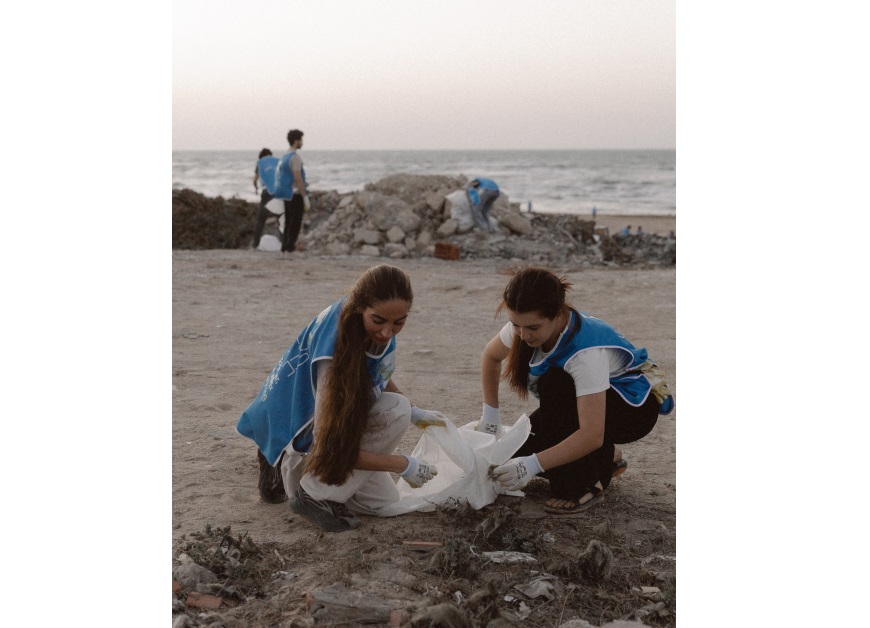 Heydar Aliyev Foundation VP Leyla Aliyeva and Head of Baku Media Center Arzu Aliyeva participate in cleanup campaign in Bilgah (PHOTO)