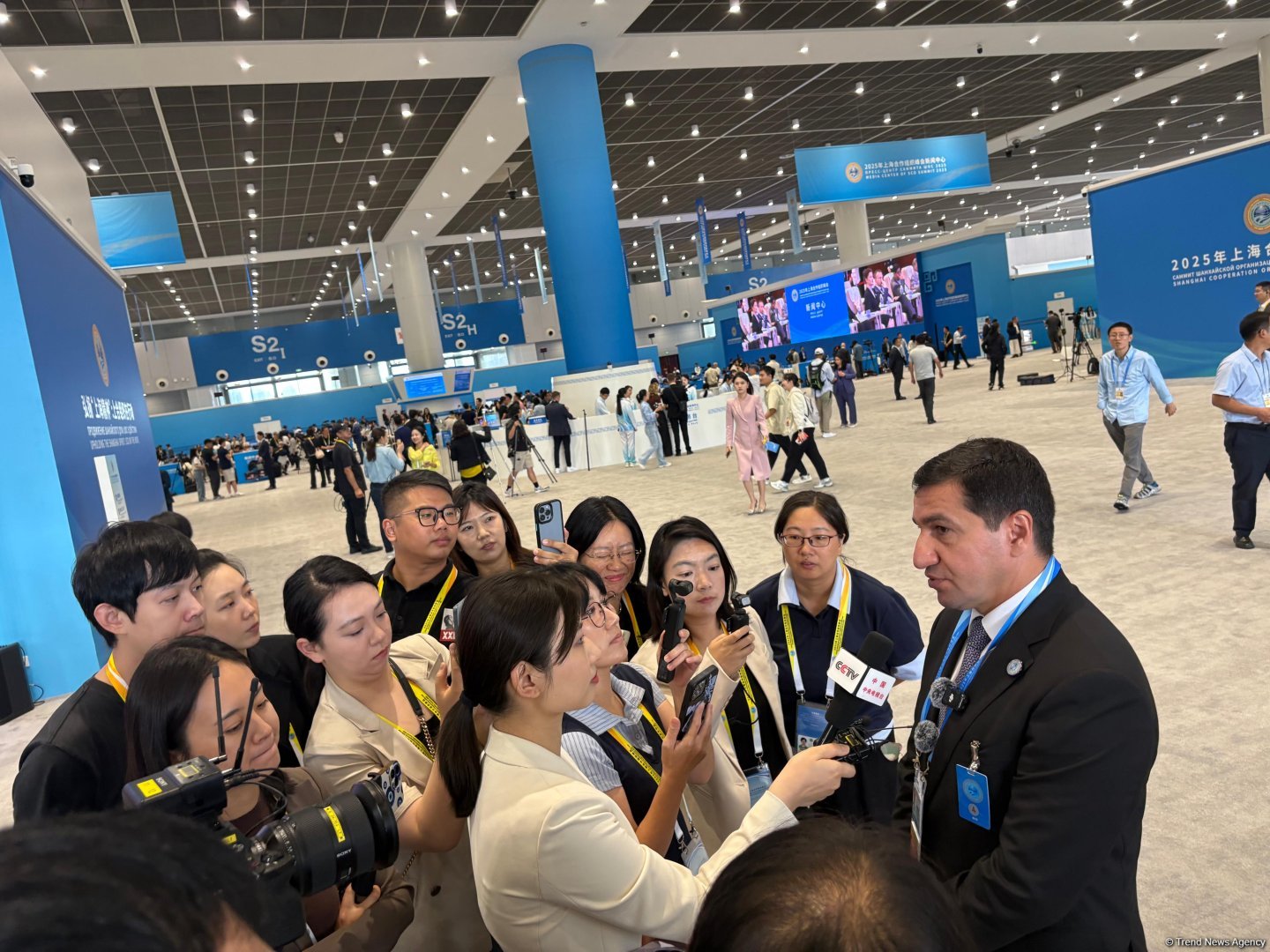 President Ilham Aliyev to hold meetings with leading Chinese companies, Hikmet Hajiyev says