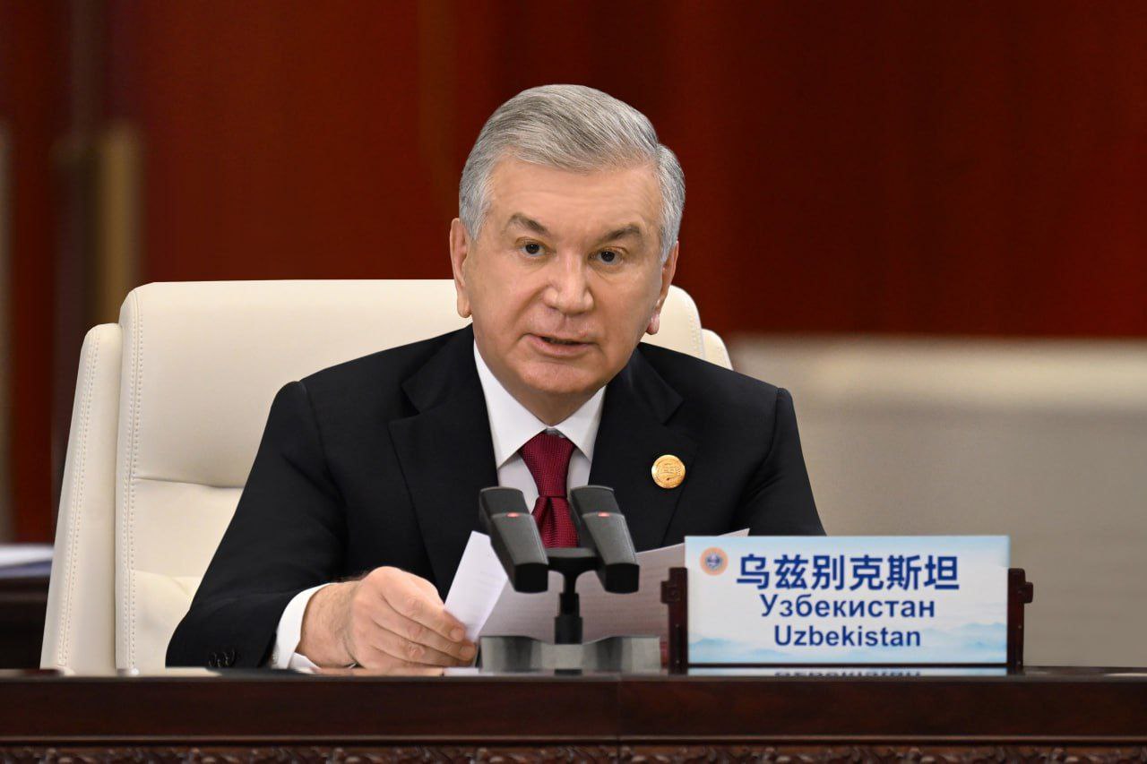 Uzbek president urges accelerated North-South and East-West route development