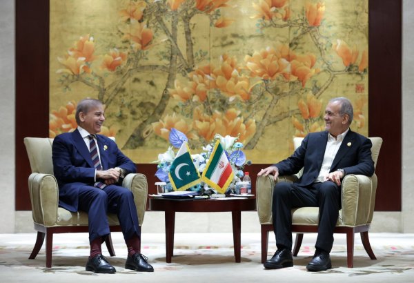 Pakistani PM discusses situation in Middle East with Iranian President