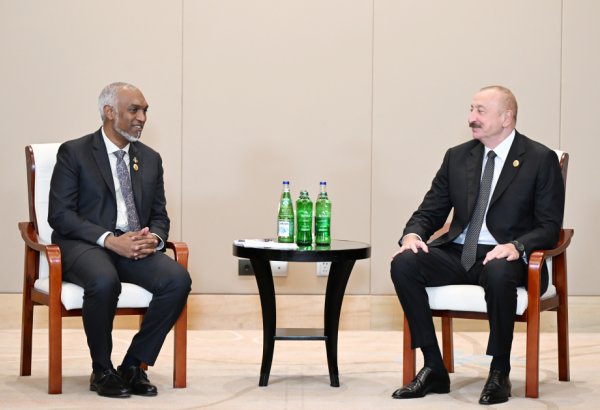 President Ilham Aliyev meets with President of Maldives in Tianjin (PHOTO/VIDEO)