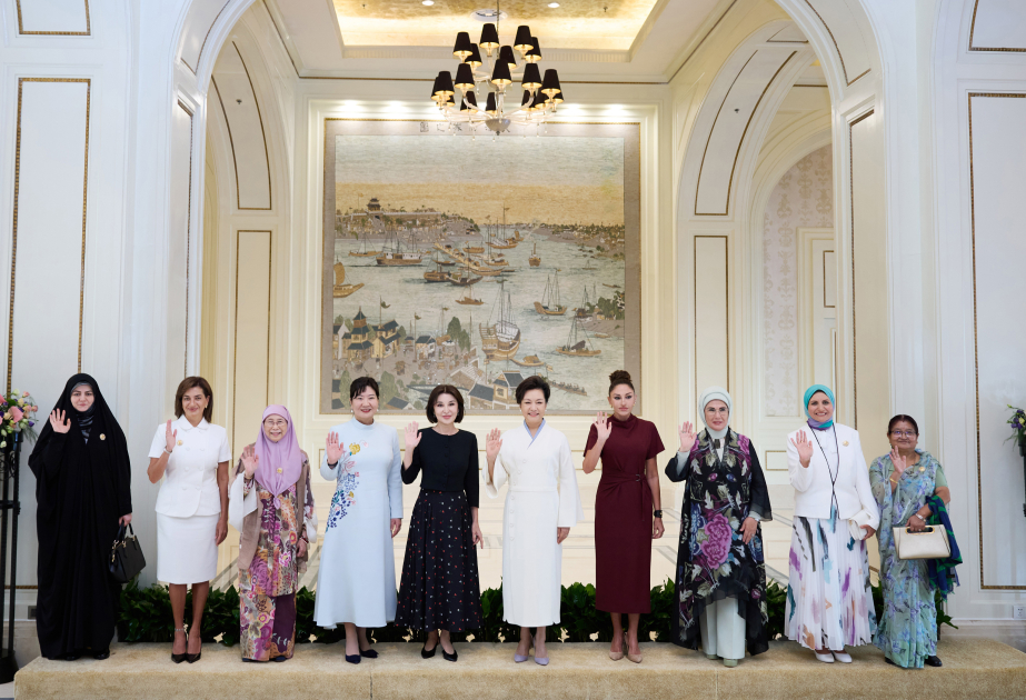 First Lady Mehriban Aliyeva participates in boat trip with spouses of heads of state and government attending meeting in "SCO Plus" format (PHOTO/VIDEO)