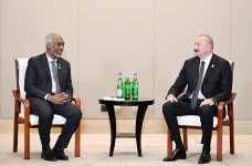 President Ilham Aliyev meets with President of Maldives in Tianjin (PHOTO)