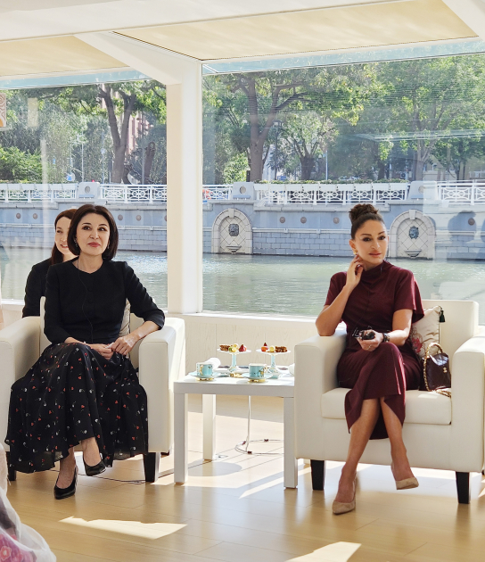 First Lady Mehriban Aliyeva participates in boat trip with spouses of heads of state and government attending meeting in "SCO Plus" format (PHOTO)