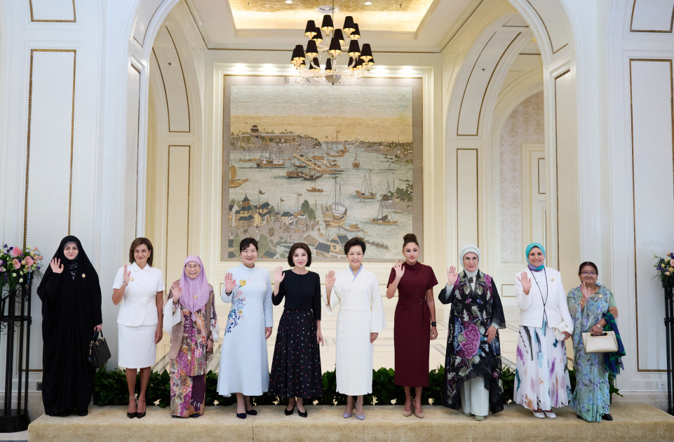 First Lady Mehriban Aliyeva participates in boat trip with spouses of heads of state and government attending meeting in "SCO Plus" format (PHOTO)