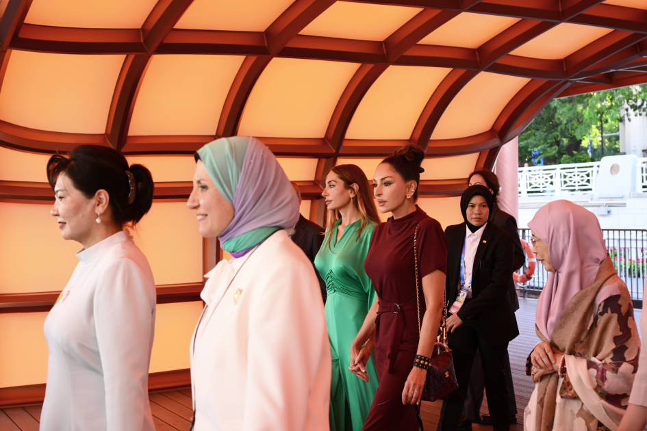 First Lady Mehriban Aliyeva participates in boat trip with spouses of heads of state and government attending meeting in "SCO Plus" format (PHOTO)