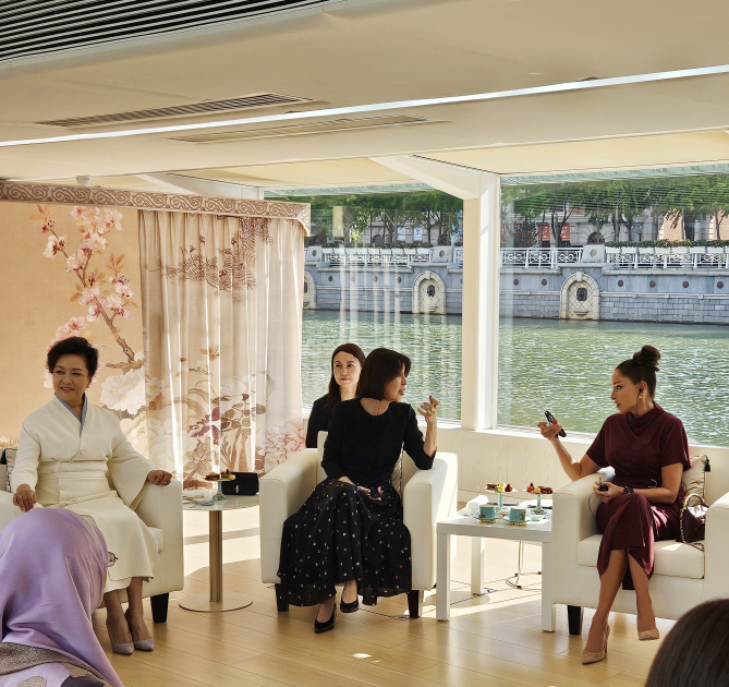 First Lady Mehriban Aliyeva participates in boat trip with spouses of heads of state and government attending meeting in "SCO Plus" format (PHOTO)