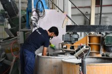 Azerbaijan taps Uzbek market with first-ever electrode export (PHOTO)