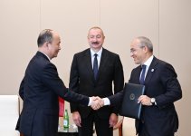 President Ilham Aliyev meets Chairman of China National Chemical Engineering in Tianjin (PHOTO/VIDEO)