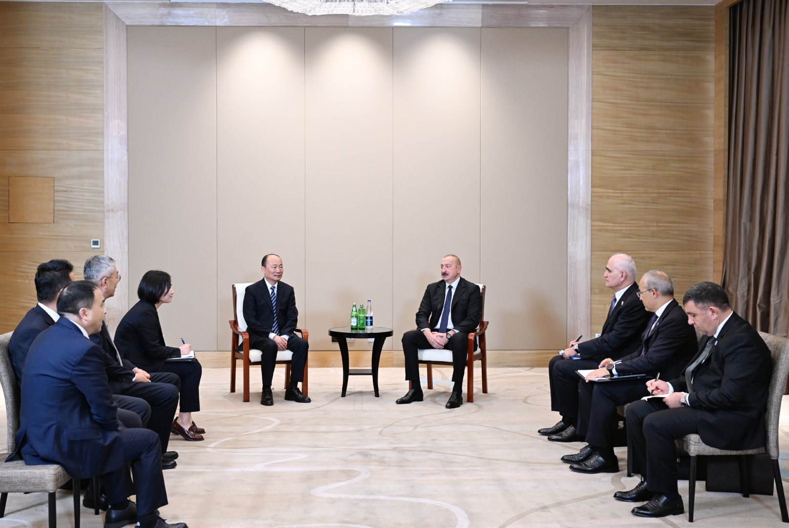 President Ilham Aliyev meets Chairman of China National Chemical Engineering in Tianjin (PHOTO/VIDEO)