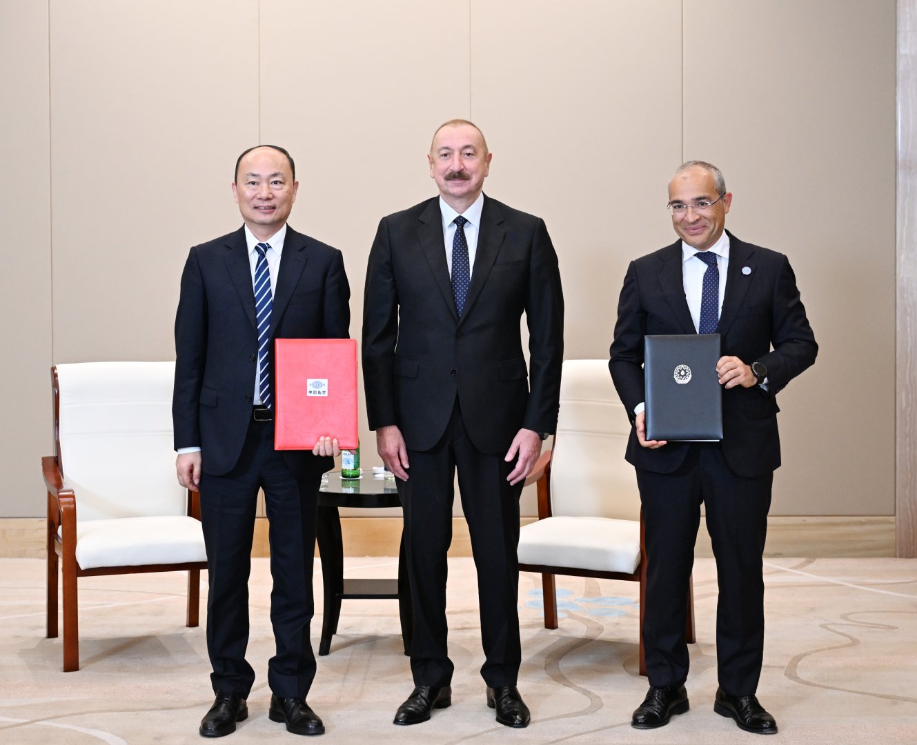 President Ilham Aliyev meets Chairman of China National Chemical Engineering in Tianjin (PHOTO/VIDEO)