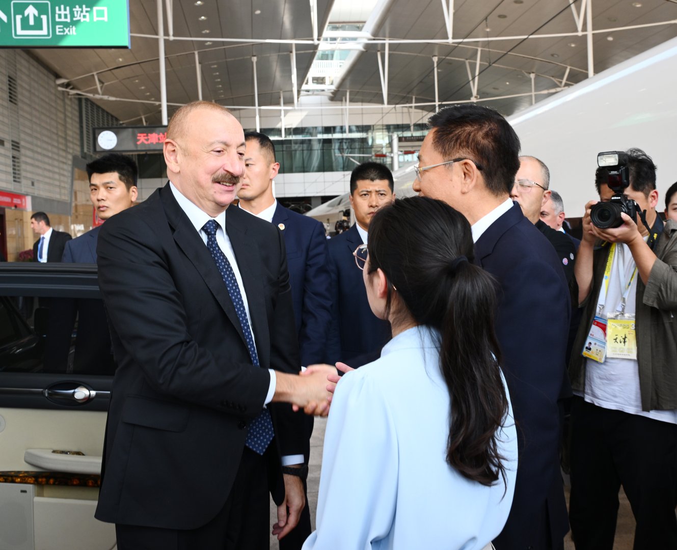 President Ilham Aliyev, First Lady Mehriban Aliyeva arrive in Beijing (PHOTO/VIDEO)
