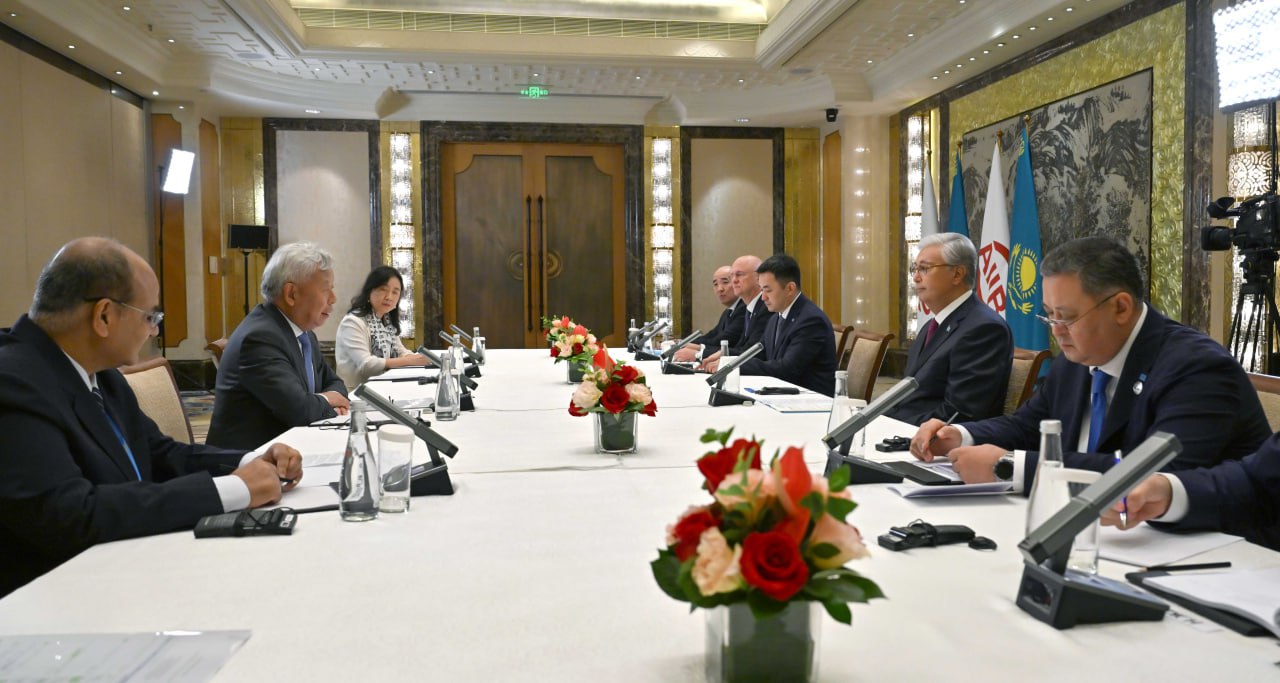 Kazakhstan, AIIB strengthen partnership on green and smart technology project