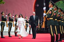 President Ilham Aliyev and First Lady Mehriban Aliyeva watched parade dedicated to 80th anniversary of Victory in Chinese People's War of Resistance against Japanese Aggression and World War II (PHOTO/VIDEO)