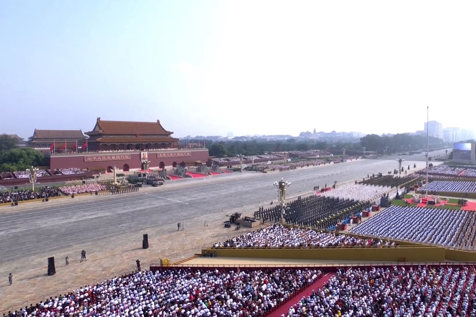 President Ilham Aliyev and First Lady Mehriban Aliyeva watched parade dedicated to 80th anniversary of Victory in Chinese People's War of Resistance against Japanese Aggression and World War II (PHOTO/VIDEO)