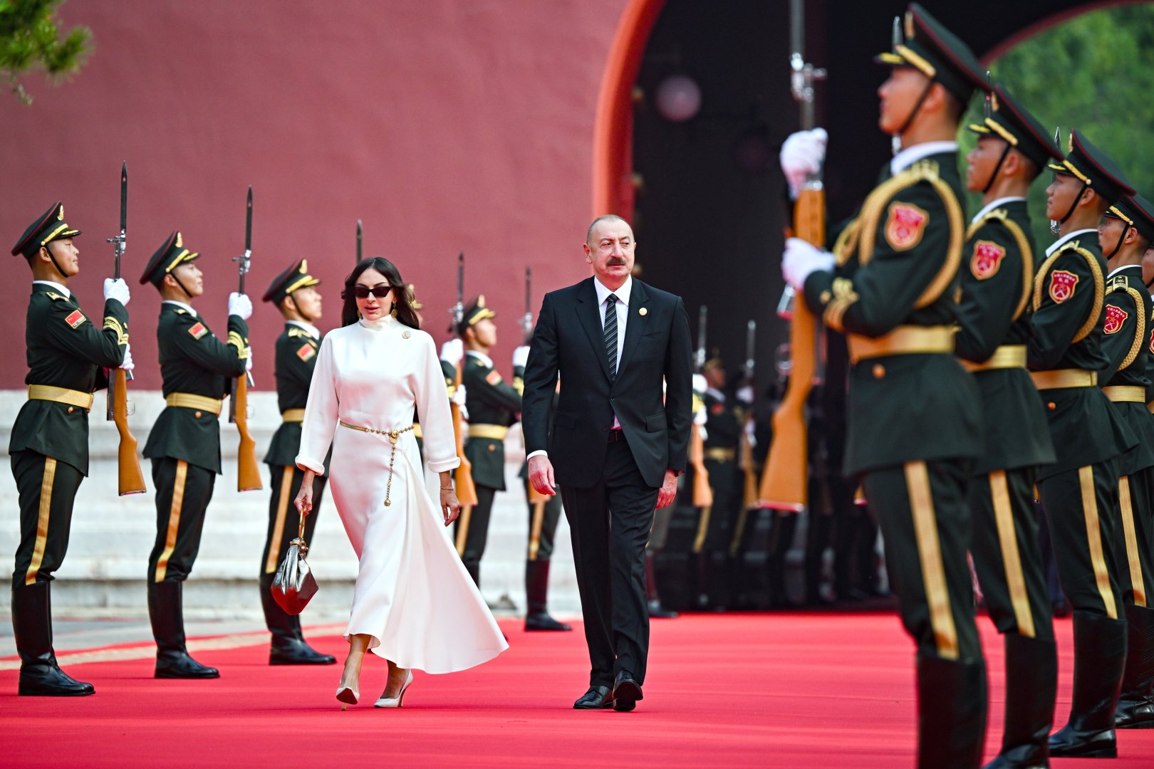President Ilham Aliyev and First Lady Mehriban Aliyeva watched parade dedicated to 80th anniversary of Victory in Chinese People's War of Resistance against Japanese Aggression and World War II (PHOTO/VIDEO)