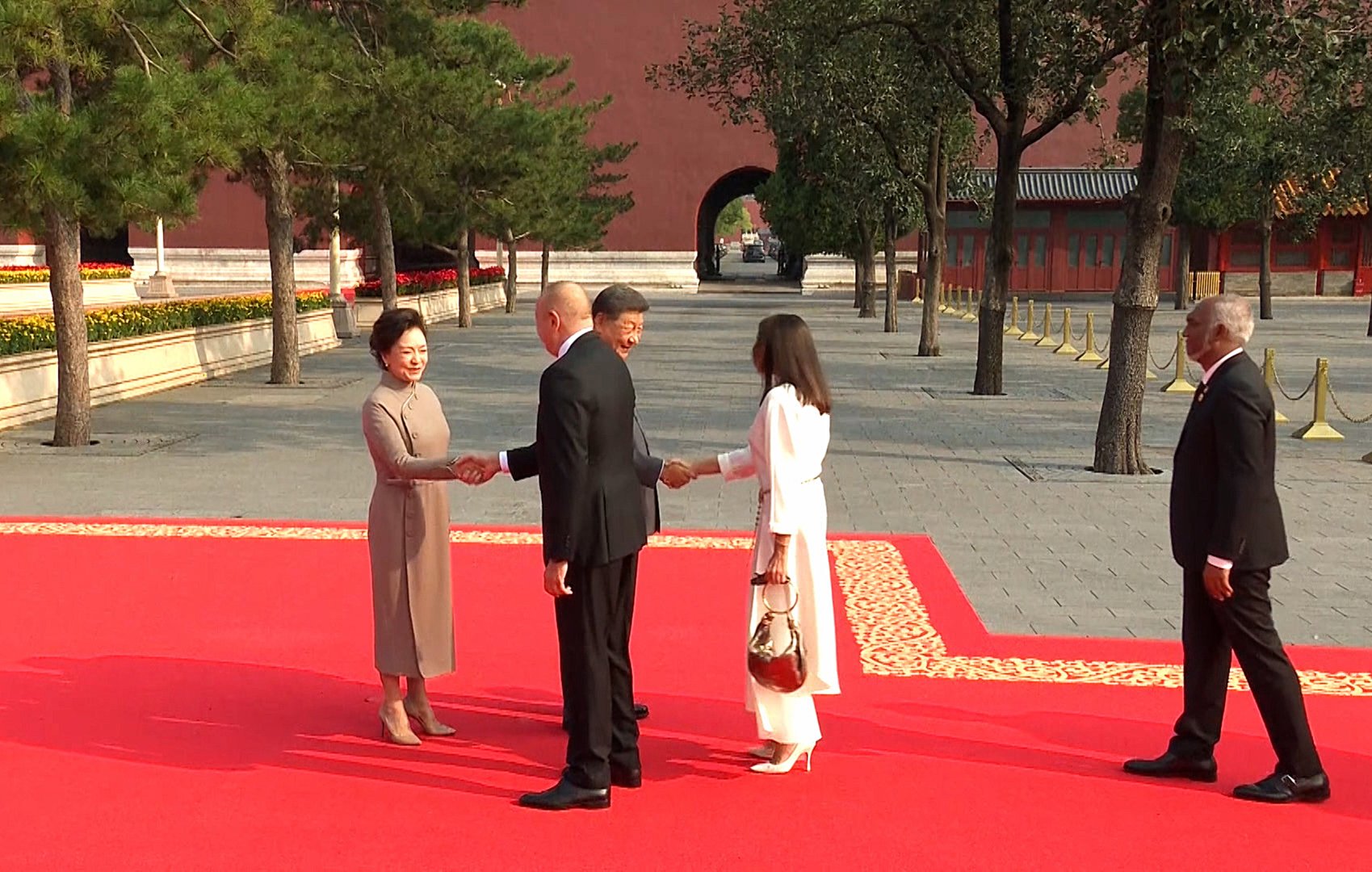 President Ilham Aliyev and First Lady Mehriban Aliyeva watched parade dedicated to 80th anniversary of Victory in Chinese People's War of Resistance against Japanese Aggression and World War II (PHOTO/VIDEO)